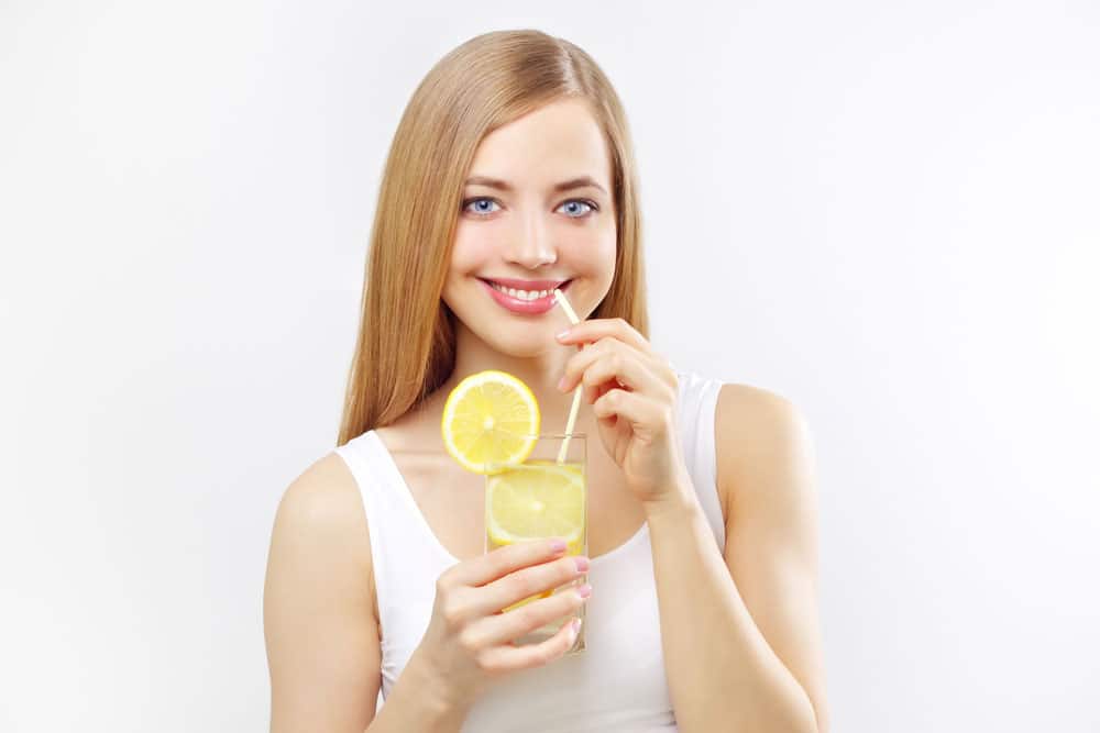 drinking-lemon-water